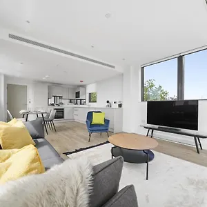 executive-apts-in-bermondsey-and-townhouse-by-city-stay-london.brighton-hotels-england.com/